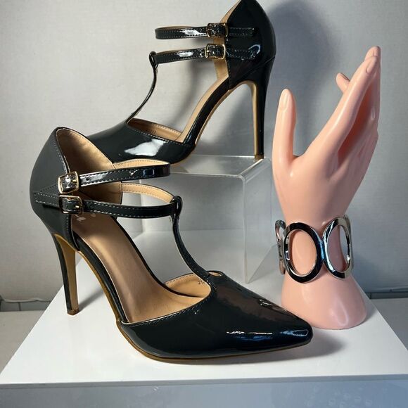 NWOB JG T-Strap Heels - Picture 2 of 4